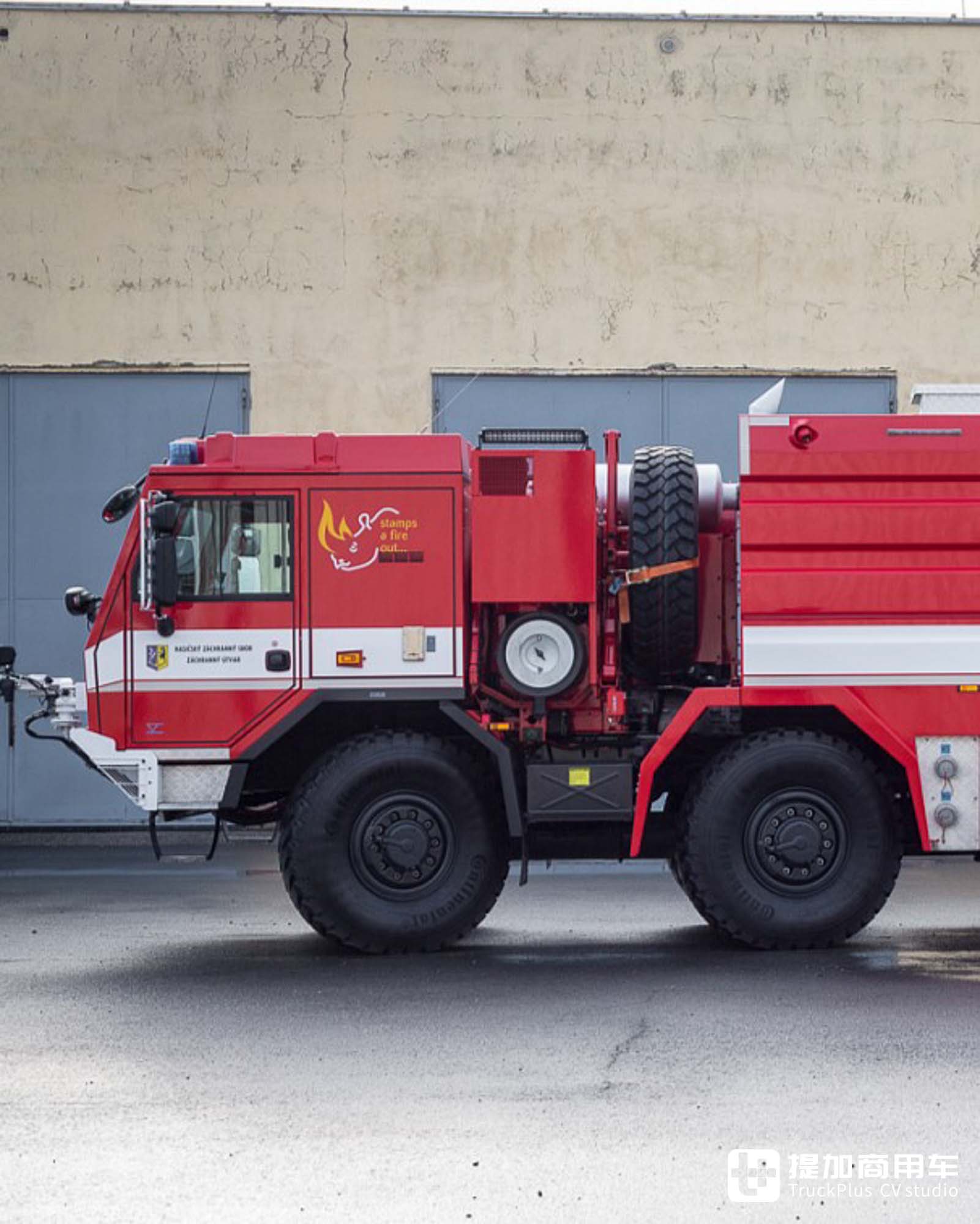 10x10全驱+后桥随动转向,越野能力强悍,太脱拉Force水罐消防车实拍 - 第6张 - 提加商用车网 10x10全驱+后桥随动转向,越野能力强悍,太脱拉Force水罐消防车实拍 - 第6张