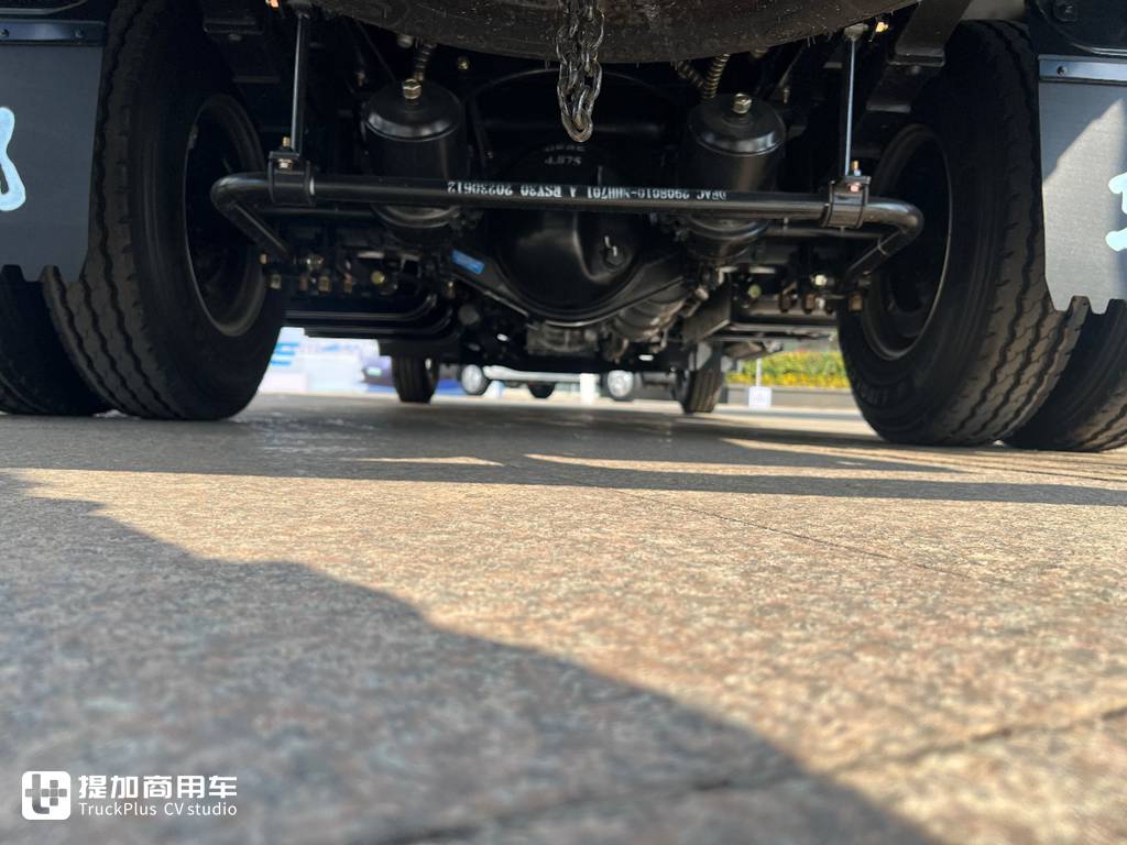17.5度电+功率分流混动,续航超800km,东风凯普特混动轻卡这波在大气层 - 第7张 - 提加商用车网 17.5度电+功率分流混动,续航超800km,东风凯普特混动轻卡这波在大气层 - 第7张