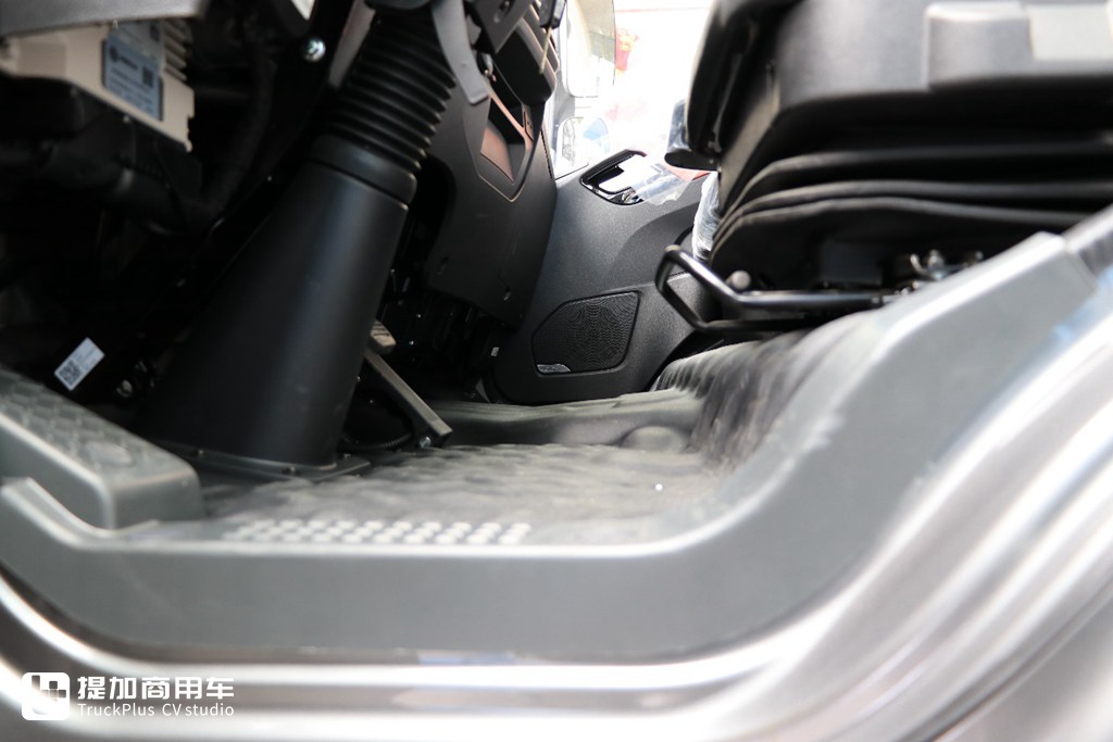 电动轻卡不能跑长途?高顶平地板驾驶室,续航超400公里的蓝擎EHPro了解一下 - 第8张 - 提加商用车网 电动轻卡不能跑长途?高顶平地板驾驶室,续航超400公里的蓝擎EHPro了解一下 - 第8张