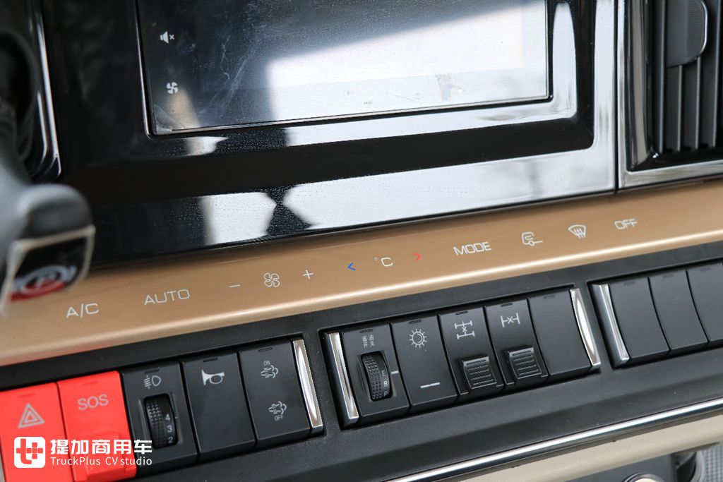 东风柳汽推出乘龙HK高端渣土车,外观靓丽性能强悍,细节做的也很到位! - 第11张 - 提加商用车网 东风柳汽推出乘龙HK高端渣土车,外观靓丽性能强悍,细节做的也很到位! - 第11张