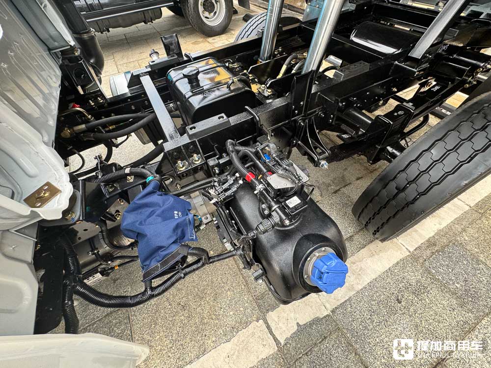 合规拉两吨的蓝牌小自卸,可载5人,还可下地库!飞碟缔途X3双排座自卸车实拍 - 第12张 - 提加商用车网 合规拉两吨的蓝牌小自卸,可载5人,还可下地库!飞碟缔途X3双排座自卸车实拍 - 第12张