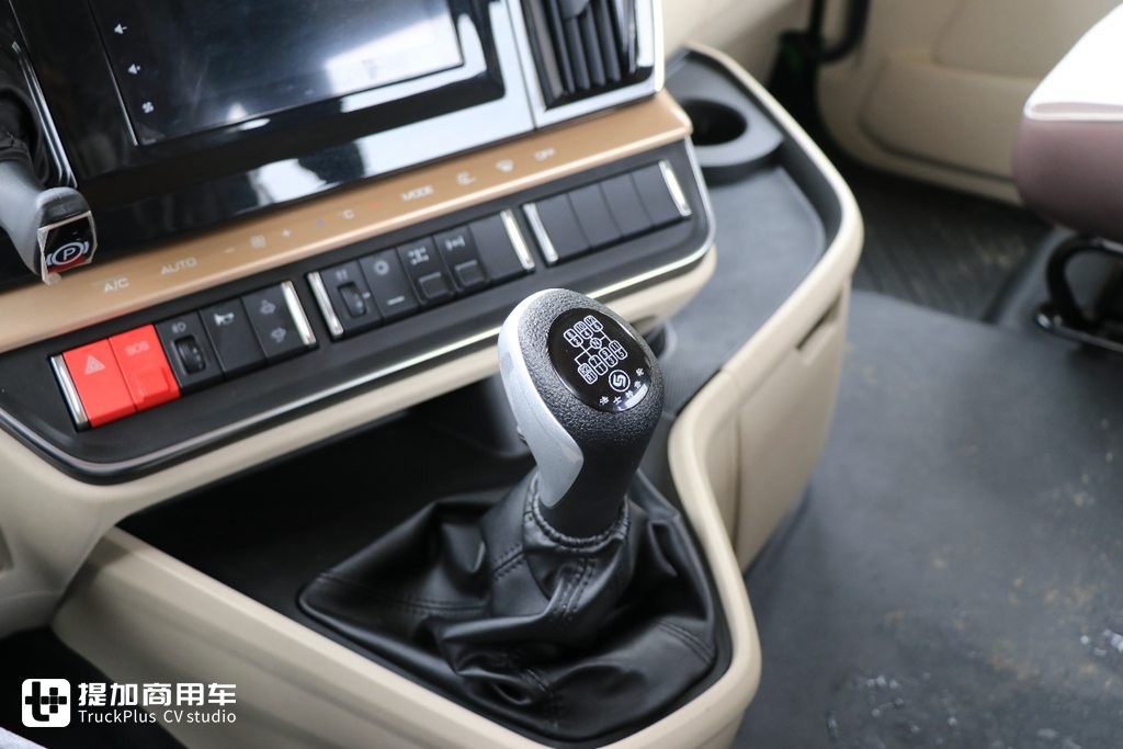 东风柳汽推出乘龙HK高端渣土车,外观靓丽性能强悍,细节做的也很到位! - 第12张 - 提加商用车网 东风柳汽推出乘龙HK高端渣土车,外观靓丽性能强悍,细节做的也很到位! - 第12张