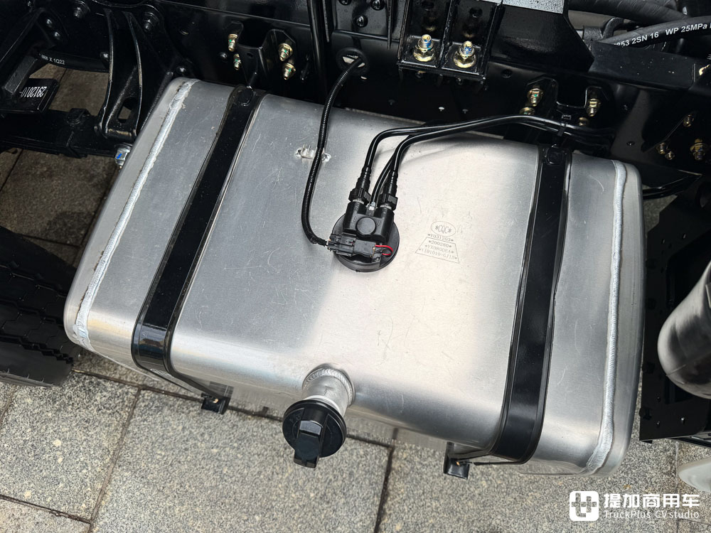 合规拉两吨的蓝牌小自卸,可载5人,还可下地库!飞碟缔途X3双排座自卸车实拍 - 第13张 - 提加商用车网 合规拉两吨的蓝牌小自卸,可载5人,还可下地库!飞碟缔途X3双排座自卸车实拍 - 第13张