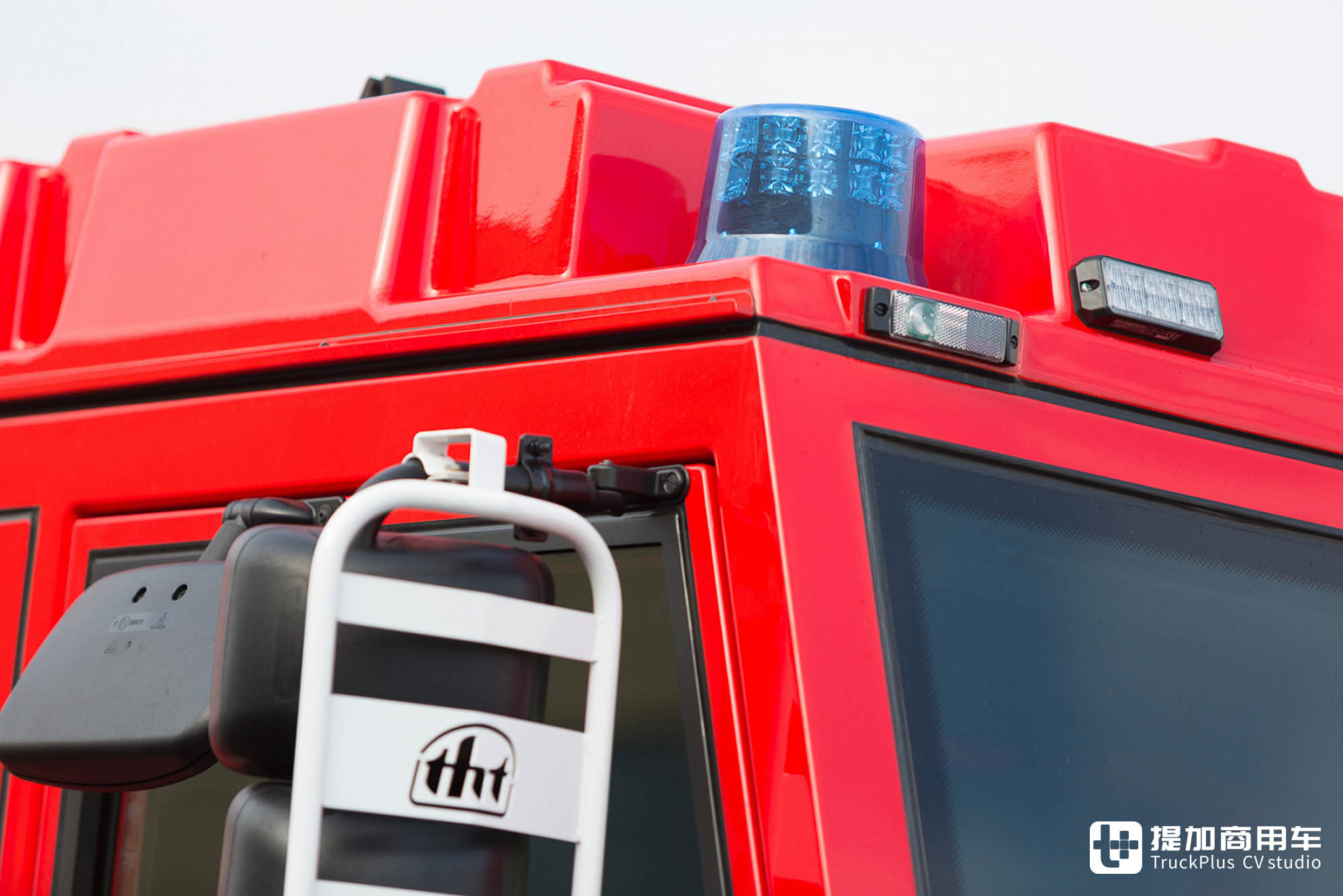 10x10全驱+后桥随动转向,越野能力强悍,太脱拉Force水罐消防车实拍 - 第13张 - 提加商用车网 10x10全驱+后桥随动转向,越野能力强悍,太脱拉Force水罐消防车实拍 - 第13张