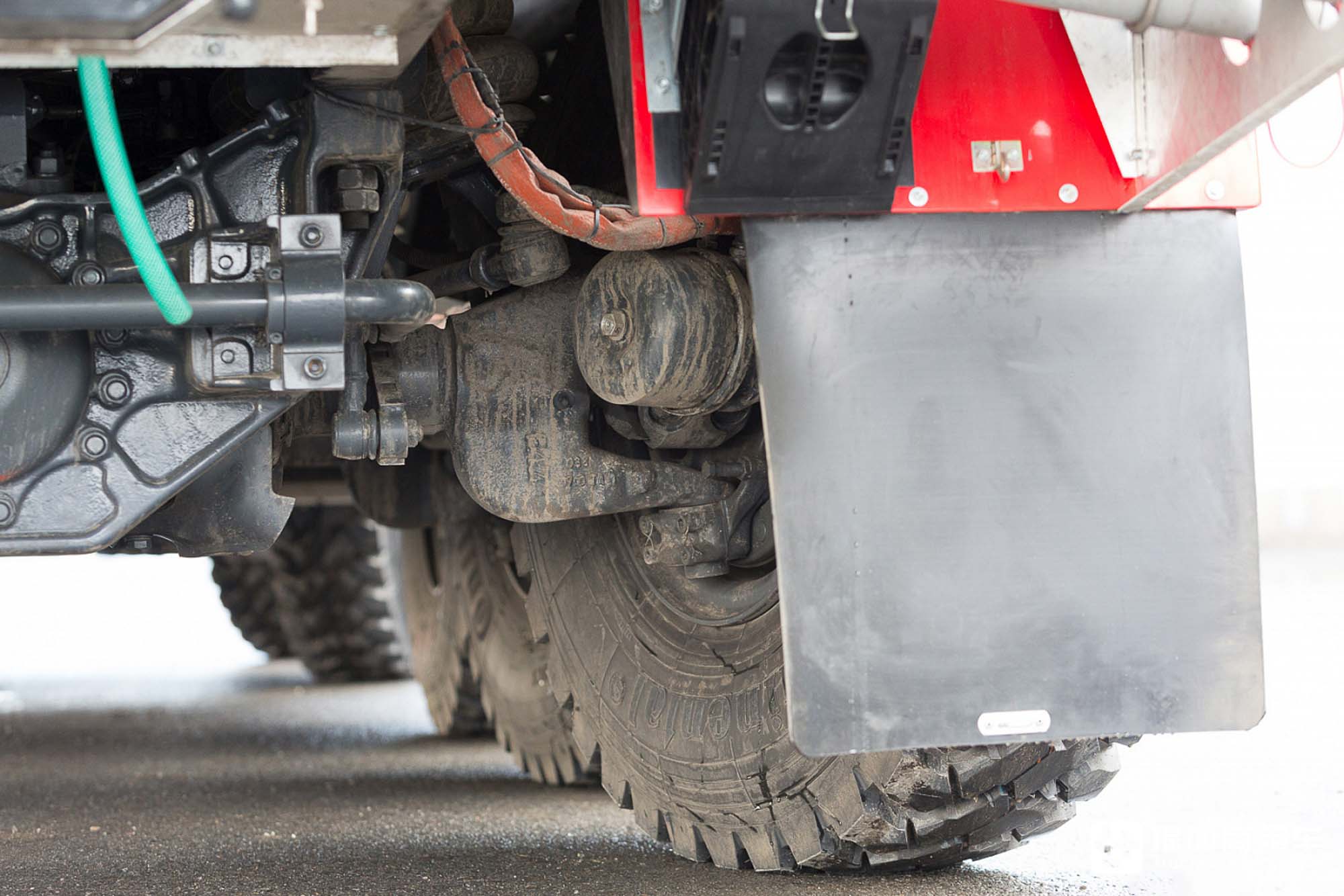 10x10全驱+后桥随动转向,越野能力强悍,太脱拉Force水罐消防车实拍 - 第15张 - 提加商用车网 10x10全驱+后桥随动转向,越野能力强悍,太脱拉Force水罐消防车实拍 - 第15张