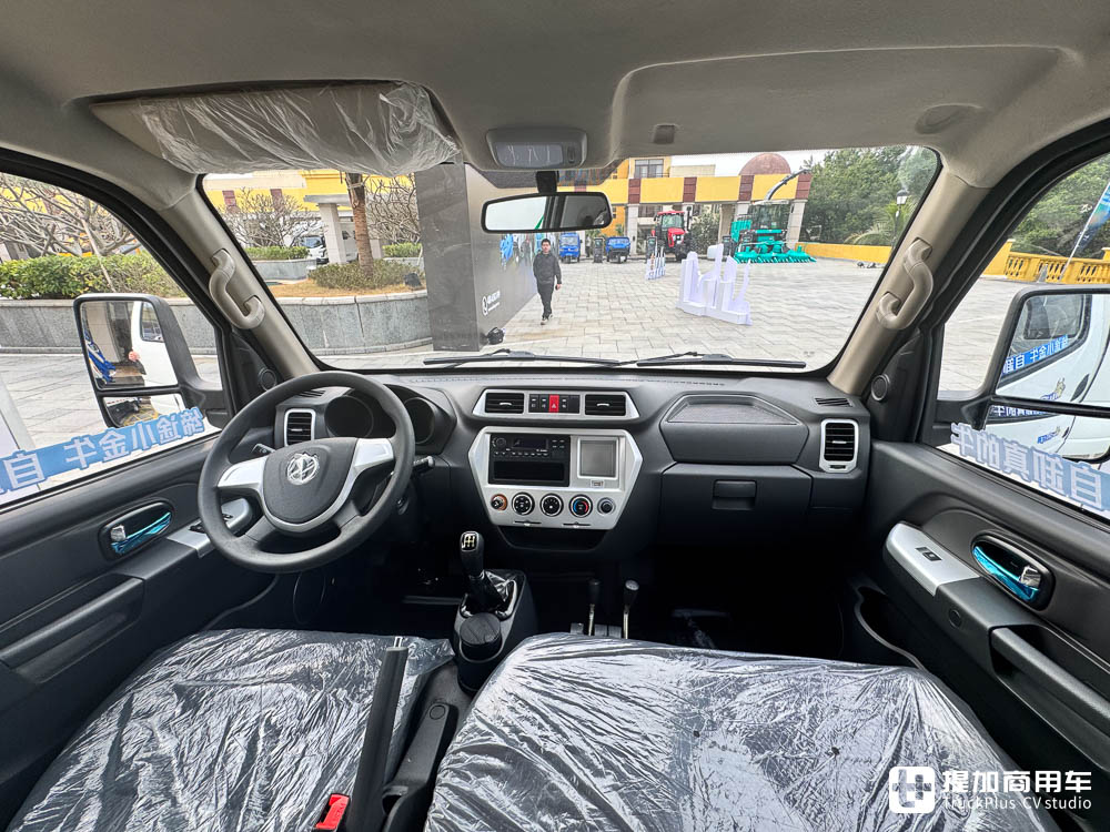 合规拉两吨的蓝牌小自卸,可载5人,还可下地库!飞碟缔途X3双排座自卸车实拍 - 第16张 - 提加商用车网 合规拉两吨的蓝牌小自卸,可载5人,还可下地库!飞碟缔途X3双排座自卸车实拍 - 第16张