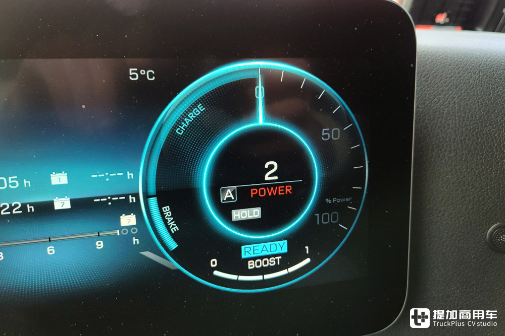 奔驰主打短途运输的电动牵引车,实力几何?实拍eActros 300 4x2牵引车告诉你 - 第17张 - 提加商用车网 奔驰主打短途运输的电动牵引车,实力几何?实拍eActros 300 4x2牵引车告诉你 - 第17张