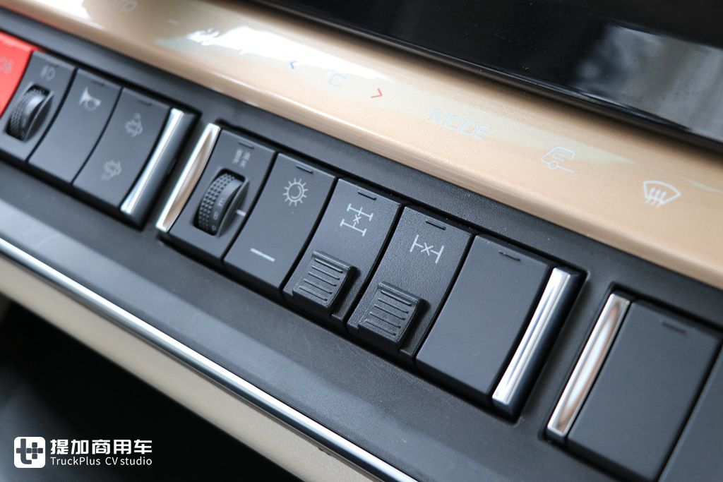 东风柳汽推出乘龙HK高端渣土车,外观靓丽性能强悍,细节做的也很到位! - 第17张 - 提加商用车网 东风柳汽推出乘龙HK高端渣土车,外观靓丽性能强悍,细节做的也很到位! - 第17张