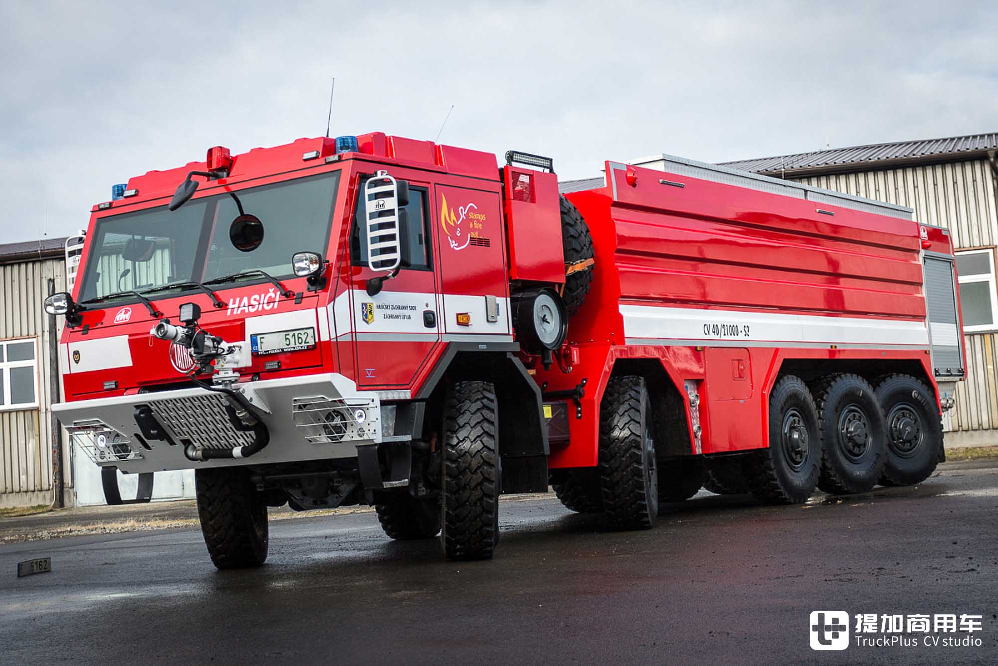 10x10全驱+后桥随动转向,越野能力强悍,太脱拉Force水罐消防车实拍 - 第19张 - 提加商用车网 10x10全驱+后桥随动转向,越野能力强悍,太脱拉Force水罐消防车实拍 - 第19张