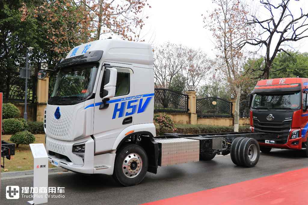 根据用户需求改进升级,2024东风柳汽商务年会现场展车实拍,都有哪些明星车型亮相? - 第23张 - 提加商用车网 根据用户需求改进升级,2024东风柳汽商务年会现场展车实拍,都有哪些明星车型亮相? - 第23张