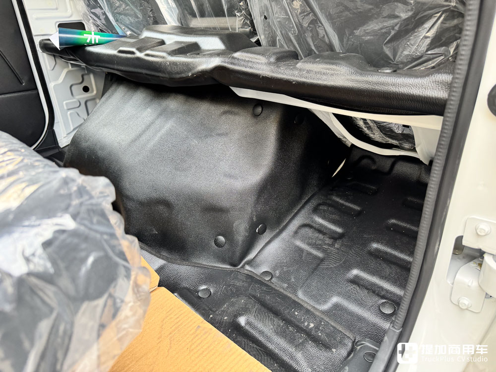 合规拉两吨的蓝牌小自卸,可载5人,还可下地库!飞碟缔途X3双排座自卸车实拍 - 第26张 - 提加商用车网 合规拉两吨的蓝牌小自卸,可载5人,还可下地库!飞碟缔途X3双排座自卸车实拍 - 第26张