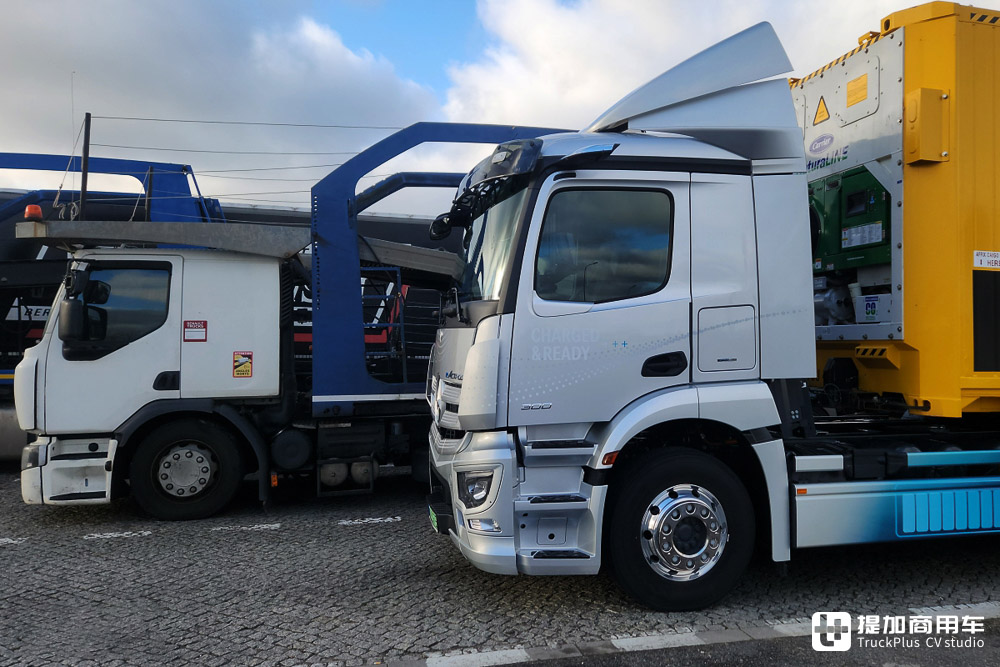 奔驰主打短途运输的电动牵引车,实力几何?实拍eActros 300 4x2牵引车告诉你 - 第28张 - 提加商用车网 奔驰主打短途运输的电动牵引车,实力几何?实拍eActros 300 4x2牵引车告诉你 - 第28张