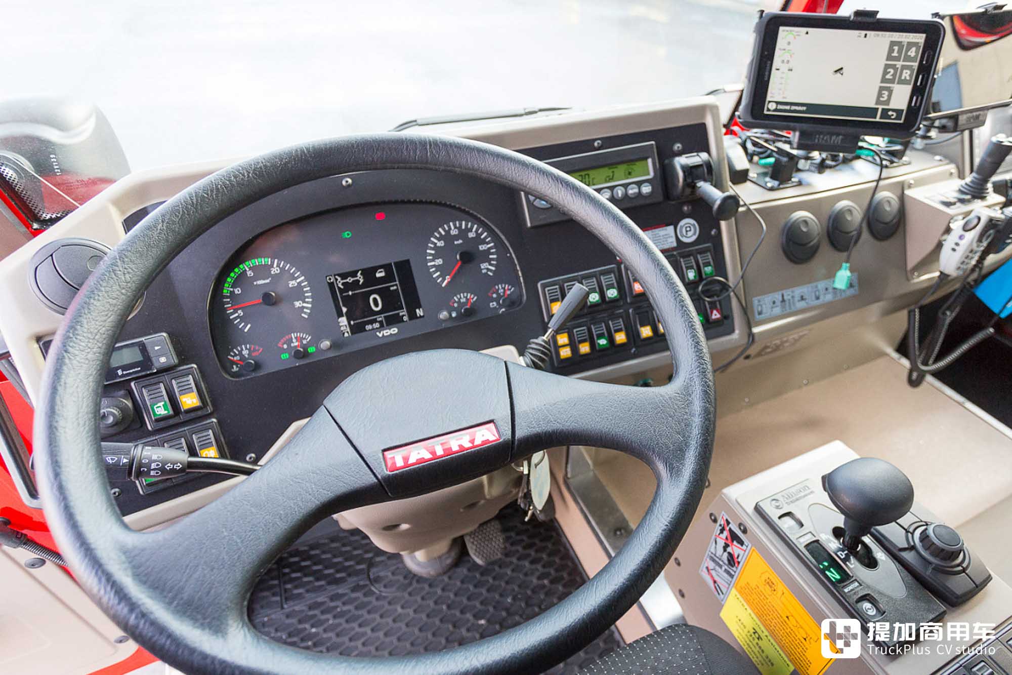 10x10全驱+后桥随动转向,越野能力强悍,太脱拉Force水罐消防车实拍 - 第28张 - 提加商用车网 10x10全驱+后桥随动转向,越野能力强悍,太脱拉Force水罐消防车实拍 - 第28张