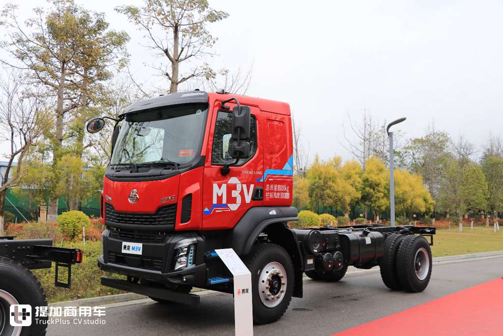 根据用户需求改进升级,2024东风柳汽商务年会现场展车实拍,都有哪些明星车型亮相? - 第32张 - 提加商用车网 根据用户需求改进升级,2024东风柳汽商务年会现场展车实拍,都有哪些明星车型亮相? - 第32张