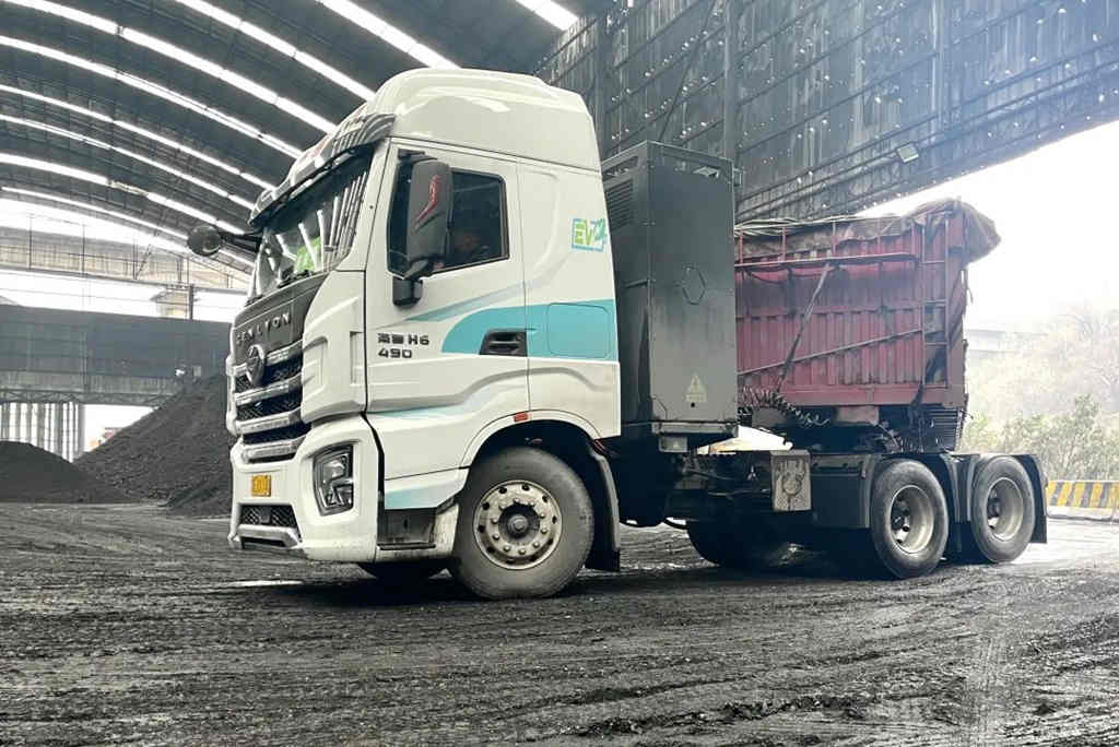 高效环保节能可靠,上汽红岩杰狮H6荣获“2024年度值得用户信赖纯电资源运输车”大奖 - 第4张 - 提加商用车网 高效环保节能可靠,上汽红岩杰狮H6荣获“2024年度值得用户信赖纯电资源运输车”大奖 - 第4张