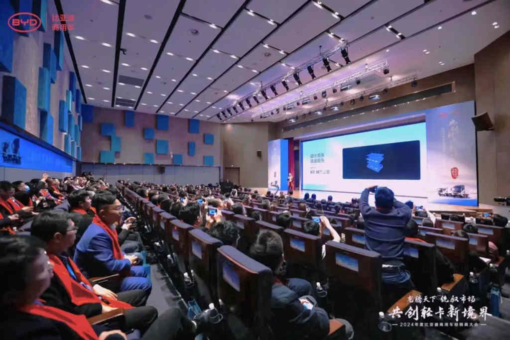 油电同价,颠覆燃油!比亚迪轻卡T5系列售价13.98万元起 - 第3张 - 提加商用车网 油电同价,颠覆燃油!比亚迪轻卡T5系列售价13.98万元起 - 第3张