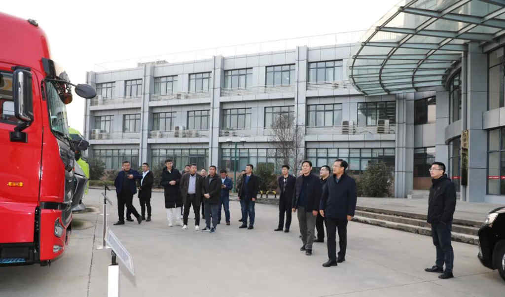 江淮重卡与合作伙伴达成100台冷藏车战略合作,新年新篇章! - 第3张 - 提加商用车网 江淮重卡与合作伙伴达成100台冷藏车战略合作,新年新篇章! - 第3张