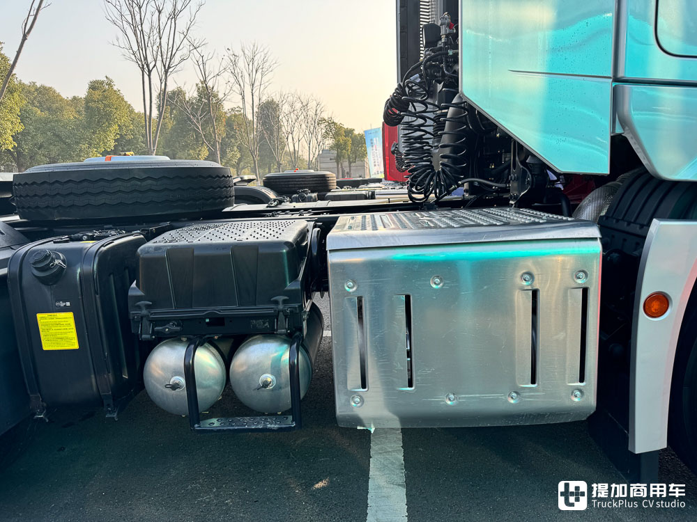 高可靠性+高性价比,全车针对性加强,北京重卡追梦砂石料牵引车实拍 - 第12张 - 提加商用车网 高可靠性+高性价比,全车针对性加强,北京重卡追梦砂石料牵引车实拍 - 第12张