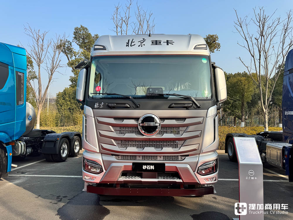 高可靠性+高性价比,全车针对性加强,北京重卡追梦砂石料牵引车实拍 - 第2张 - 提加商用车网 高可靠性+高性价比,全车针对性加强,北京重卡追梦砂石料牵引车实拍 - 第2张