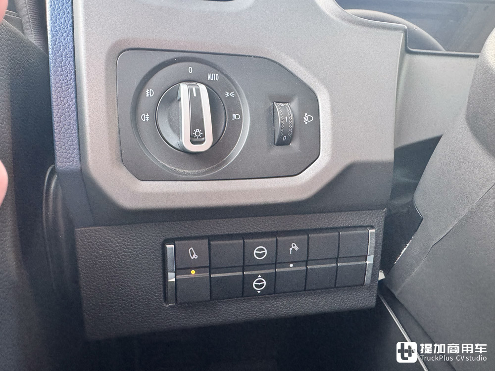 高可靠性+高性价比,全车针对性加强,北京重卡追梦砂石料牵引车实拍 - 第20张 - 提加商用车网 高可靠性+高性价比,全车针对性加强,北京重卡追梦砂石料牵引车实拍 - 第20张