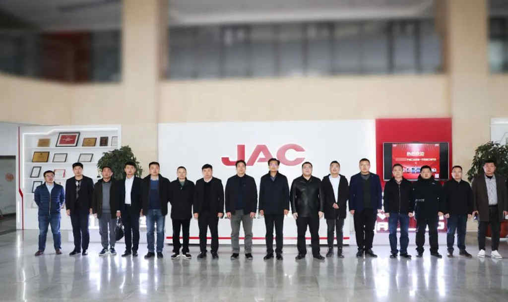 江淮重卡与合作伙伴达成100台冷藏车战略合作,新年新篇章! - 第2张 - 提加商用车网 江淮重卡与合作伙伴达成100台冷藏车战略合作,新年新篇章! - 第2张