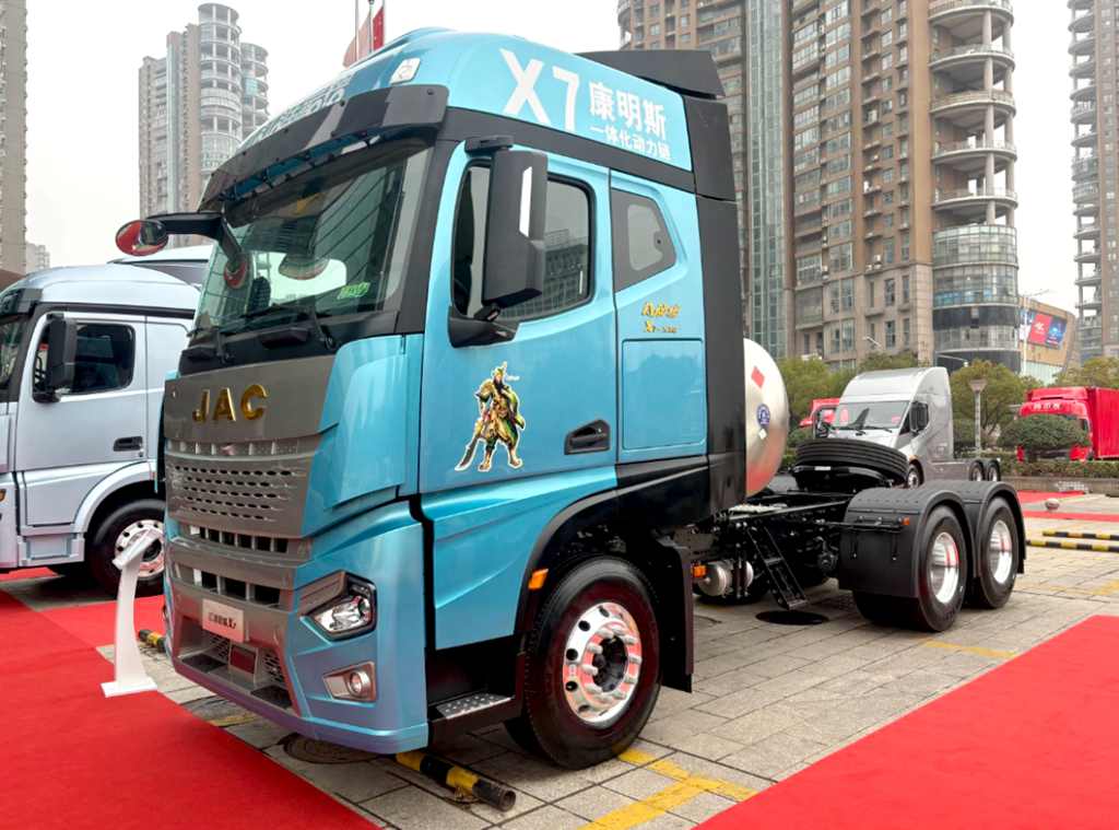 江淮星耀6×4天然气牵引车,为快递快运开源又节流 - 第1张 - 提加商用车网 江淮星耀6×4天然气牵引车,为快递快运开源又节流 - 第1张