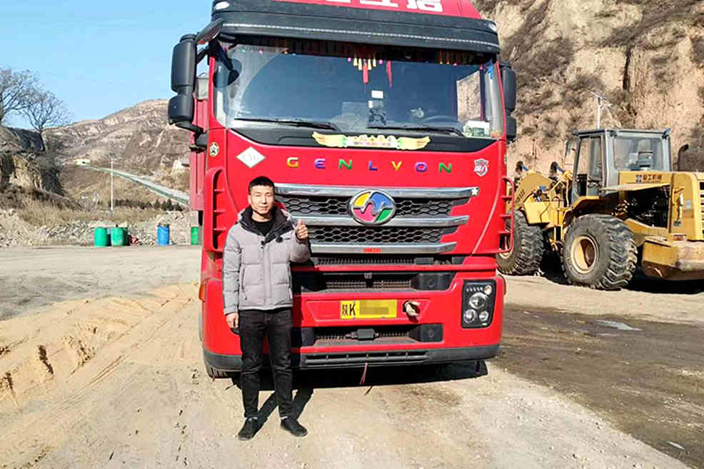 龙腾新春 奔向致富,上汽红岩燃气重卡助力各地用户赢在“开工季”