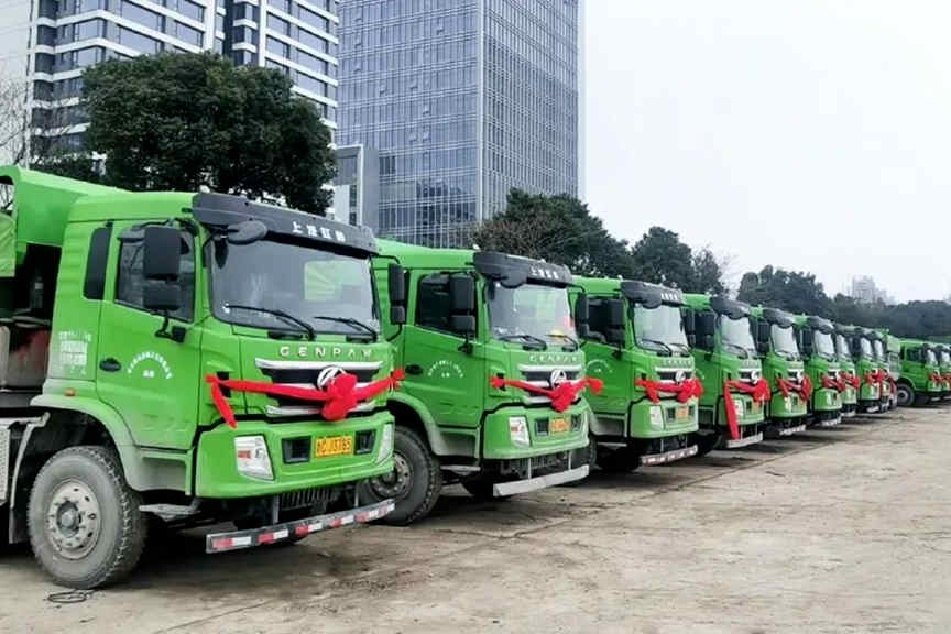 助力城市基建高速发展，50台上汽红岩杰豹自卸车批量交付温州客户