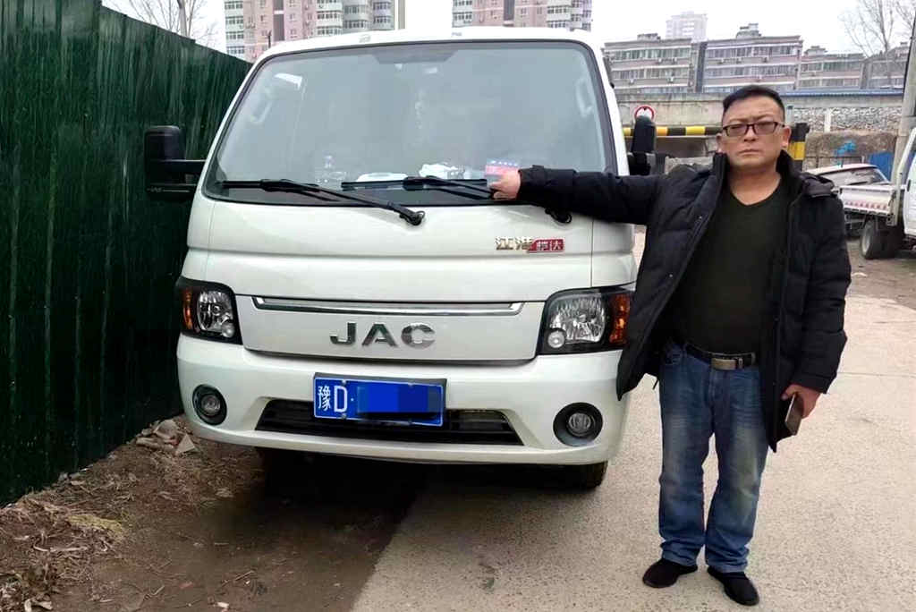 从事搬家行业20年 他选江淮1卡恺达双排小卡服务周到有特色 - 第1张 - 提加商用车网 从事搬家行业20年 他选江淮1卡恺达双排小卡服务周到有特色 - 第1张