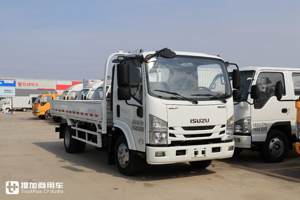 庆铃轻卡最高端产品，五十铃技术加持，庆铃M100高端轻卡实拍 - 第1张