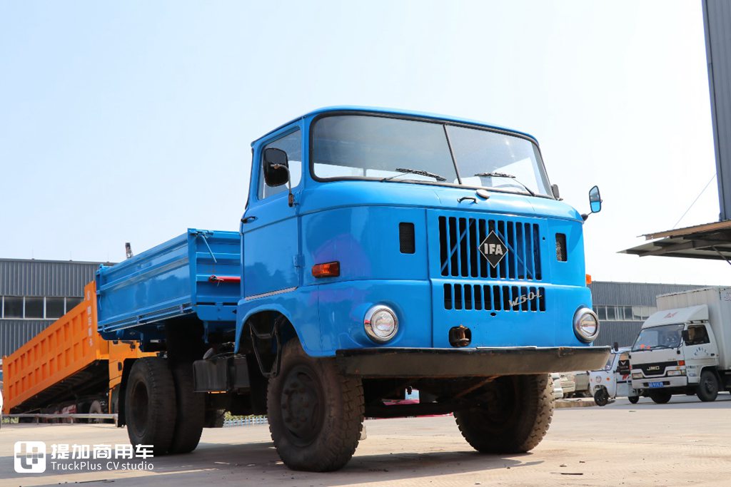 带你看一台在国内保存完好的依发W50卡车,它当年可是好多老司机的发家车型 - 第2张 - 提加商用车网 带你看一台在国内保存完好的依发W50卡车,它当年可是好多老司机的发家车型 - 第2张