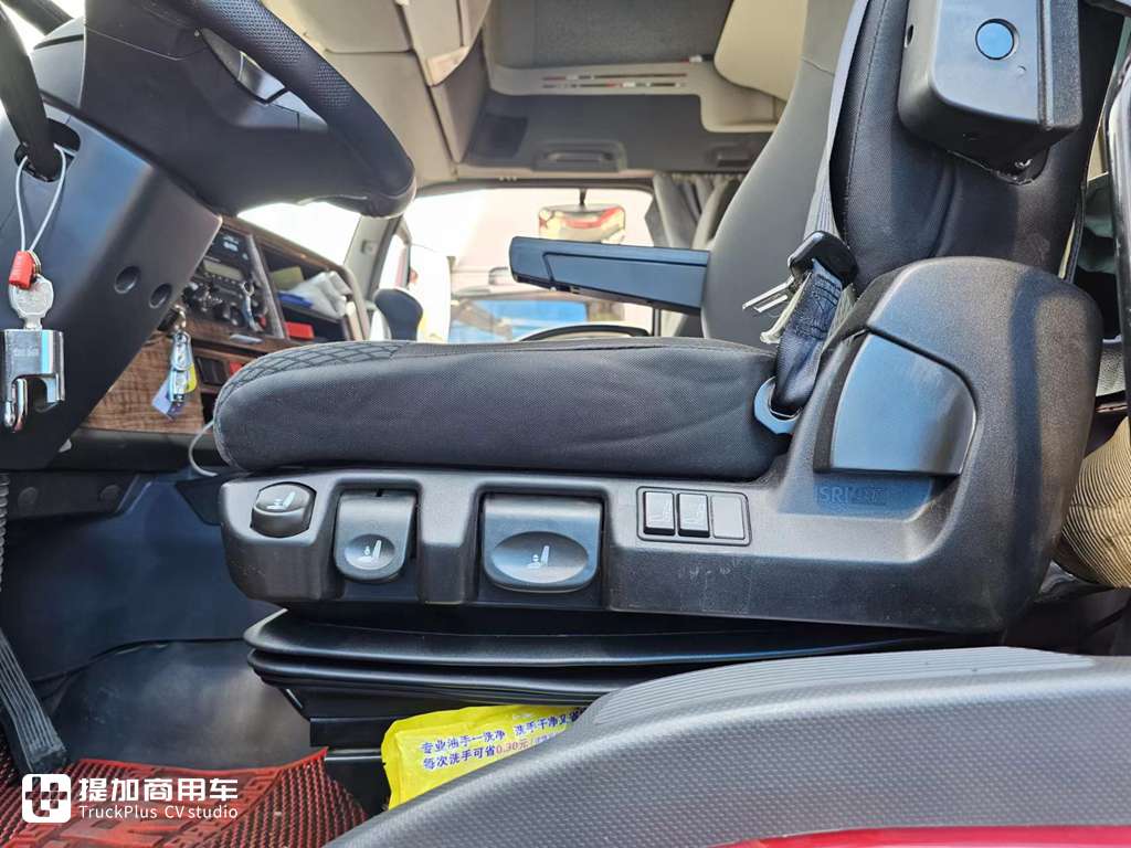舒适霸气油耗低,吴师傅对庆铃巨咖给予高度评价 - 第2张 - 提加商用车网 舒适霸气油耗低,吴师傅对庆铃巨咖给予高度评价 - 第2张