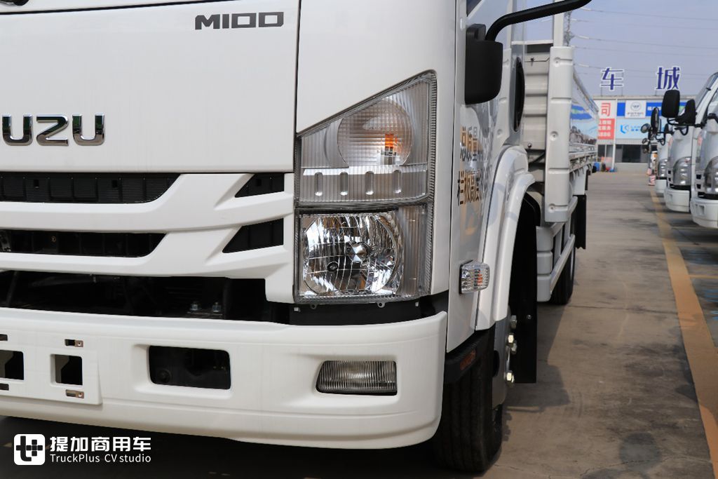 庆铃轻卡最高端产品，五十铃技术加持，庆铃M100高端轻卡实拍 - 第4张