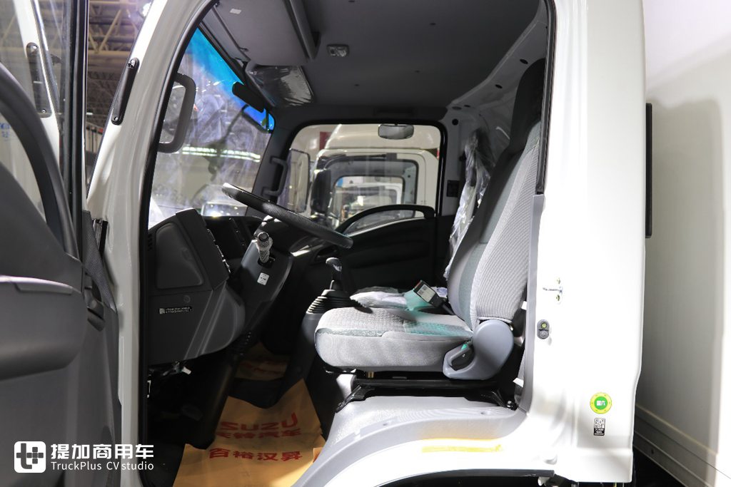 如何选购一辆靠谱的冷藏车,庆铃KV100都市冰峰冷藏车实拍评测 - 第4张 - 提加商用车网 如何选购一辆靠谱的冷藏车,庆铃KV100都市冰峰冷藏车实拍评测 - 第4张