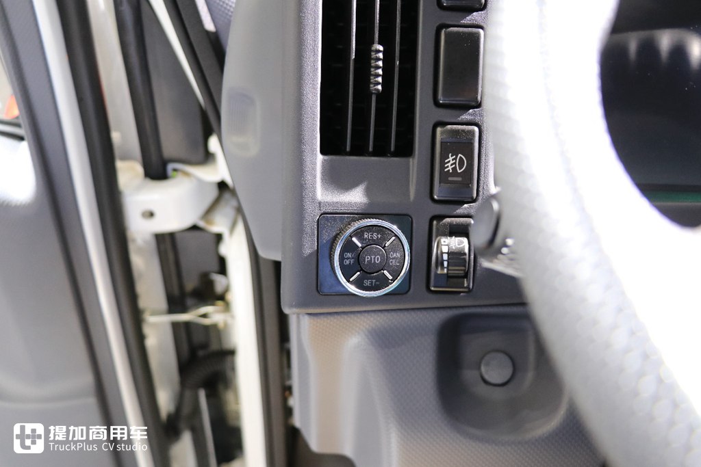 如何选购一辆靠谱的冷藏车,庆铃KV100都市冰峰冷藏车实拍评测 - 第7张 - 提加商用车网 如何选购一辆靠谱的冷藏车,庆铃KV100都市冰峰冷藏车实拍评测 - 第7张