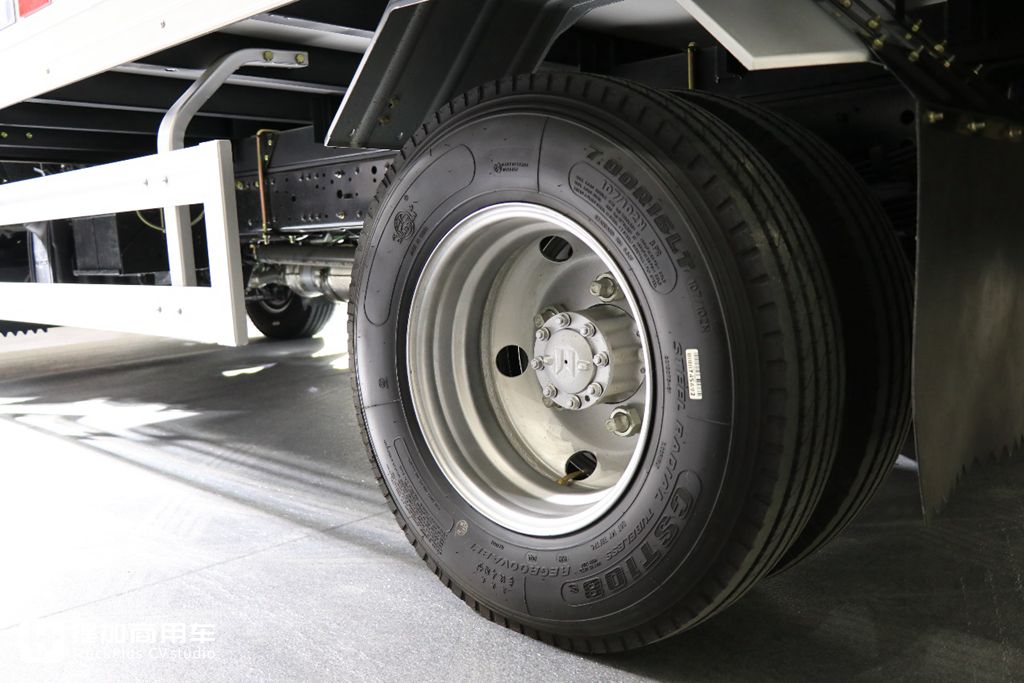 如何选购一辆靠谱的冷藏车,庆铃KV100都市冰峰冷藏车实拍评测 - 第11张 - 提加商用车网 如何选购一辆靠谱的冷藏车,庆铃KV100都市冰峰冷藏车实拍评测 - 第11张