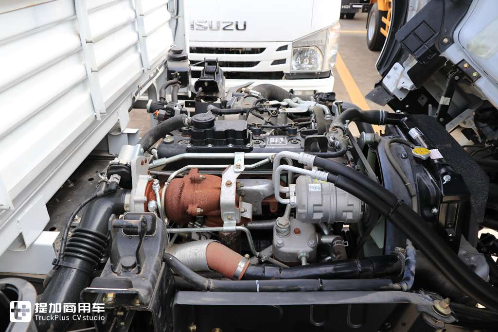 庆铃轻卡最高端产品，五十铃技术加持，庆铃M100高端轻卡实拍 - 第12张