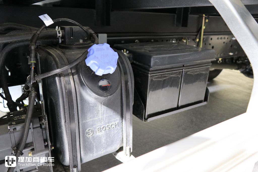 如何选购一辆靠谱的冷藏车,庆铃KV100都市冰峰冷藏车实拍评测 - 第12张 - 提加商用车网 如何选购一辆靠谱的冷藏车,庆铃KV100都市冰峰冷藏车实拍评测 - 第12张