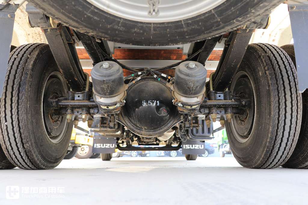 庆铃轻卡最高端产品，五十铃技术加持，庆铃M100高端轻卡实拍 - 第14张