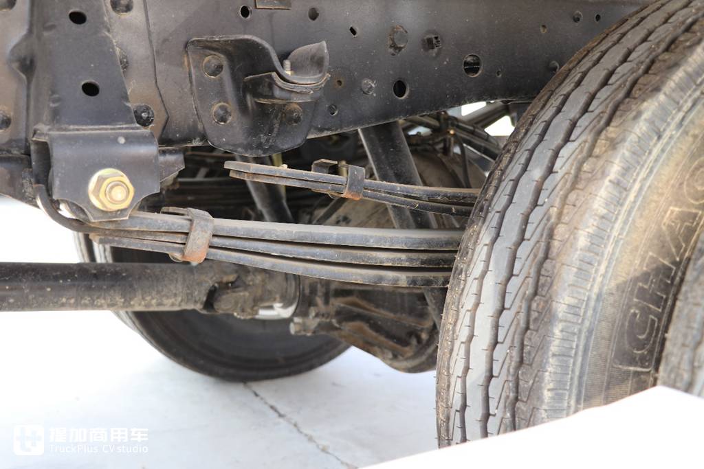 庆铃轻卡最高端产品，五十铃技术加持，庆铃M100高端轻卡实拍 - 第15张