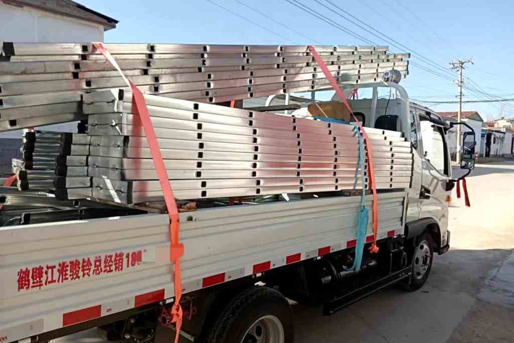 增购卡车跑商贸 90后帅哥为何看中江淮1卡骏铃金元宝? - 第3张 - 提加商用车网 增购卡车跑商贸 90后帅哥为何看中江淮1卡骏铃金元宝? - 第3张