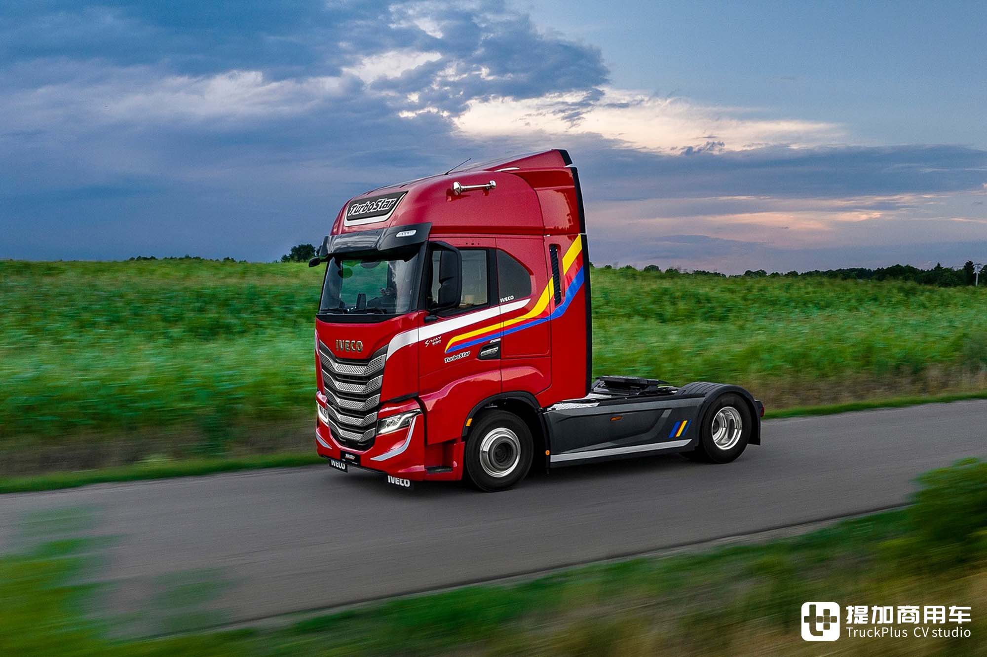 纪念TurboStar车型传奇,定制外观内饰,依维柯S-Way TurboStar牵引车实拍 - 第1张 - 提加商用车网 纪念TurboStar车型传奇,定制外观内饰,依维柯S-Way TurboStar牵引车实拍 - 第1张
