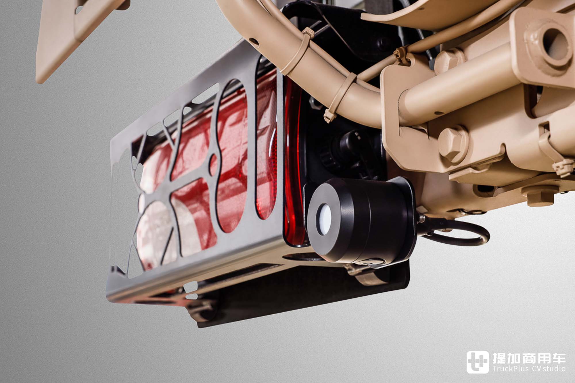 全车配置天花板,安普联合BINZ打造,乌尼莫克U5023战地救护车实拍 - 第10张 - 提加商用车网 全车配置天花板,安普联合BINZ打造,乌尼莫克U5023战地救护车实拍 - 第10张