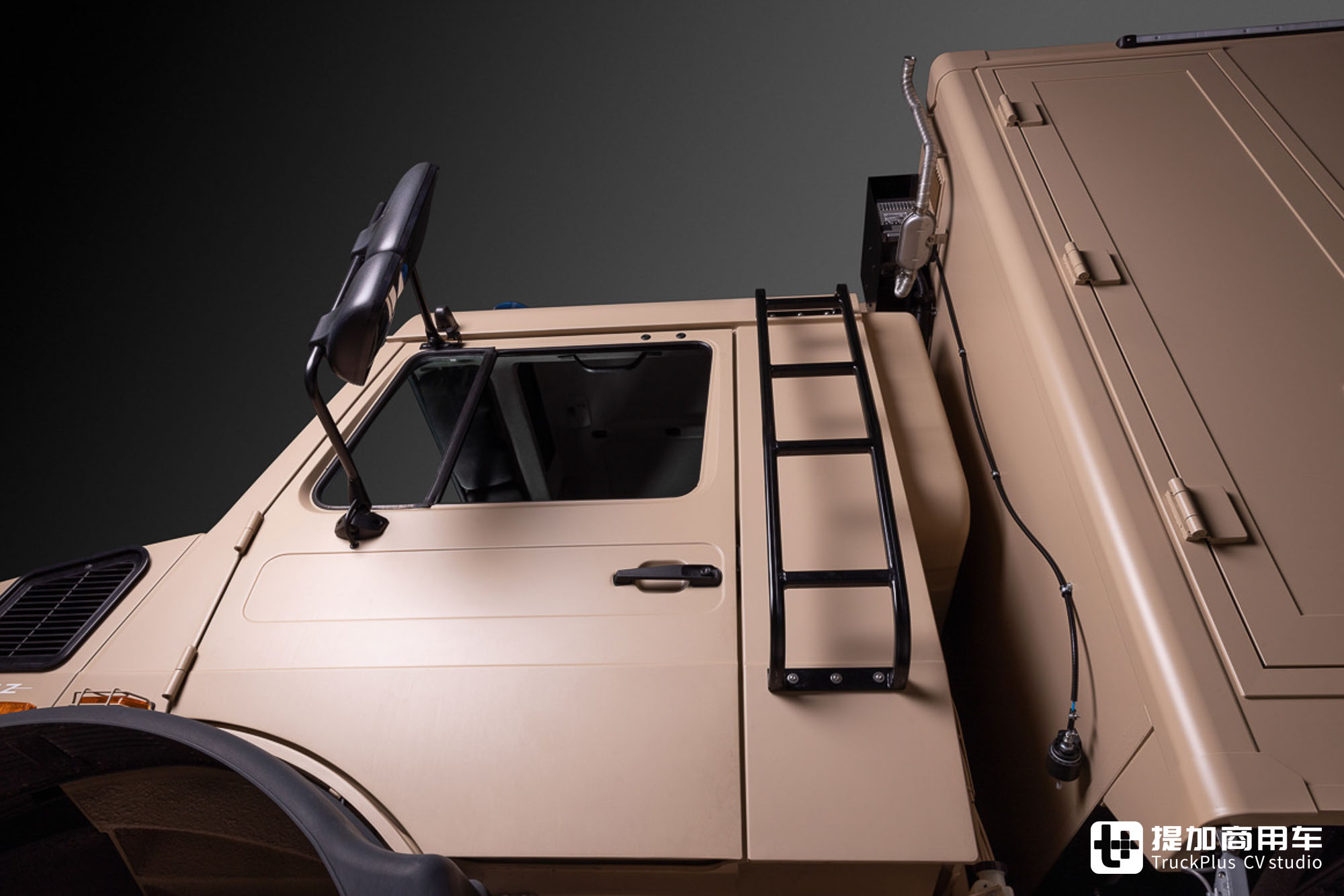 全车配置天花板,安普联合BINZ打造,乌尼莫克U5023战地救护车实拍 - 第15张 - 提加商用车网 全车配置天花板,安普联合BINZ打造,乌尼莫克U5023战地救护车实拍 - 第15张