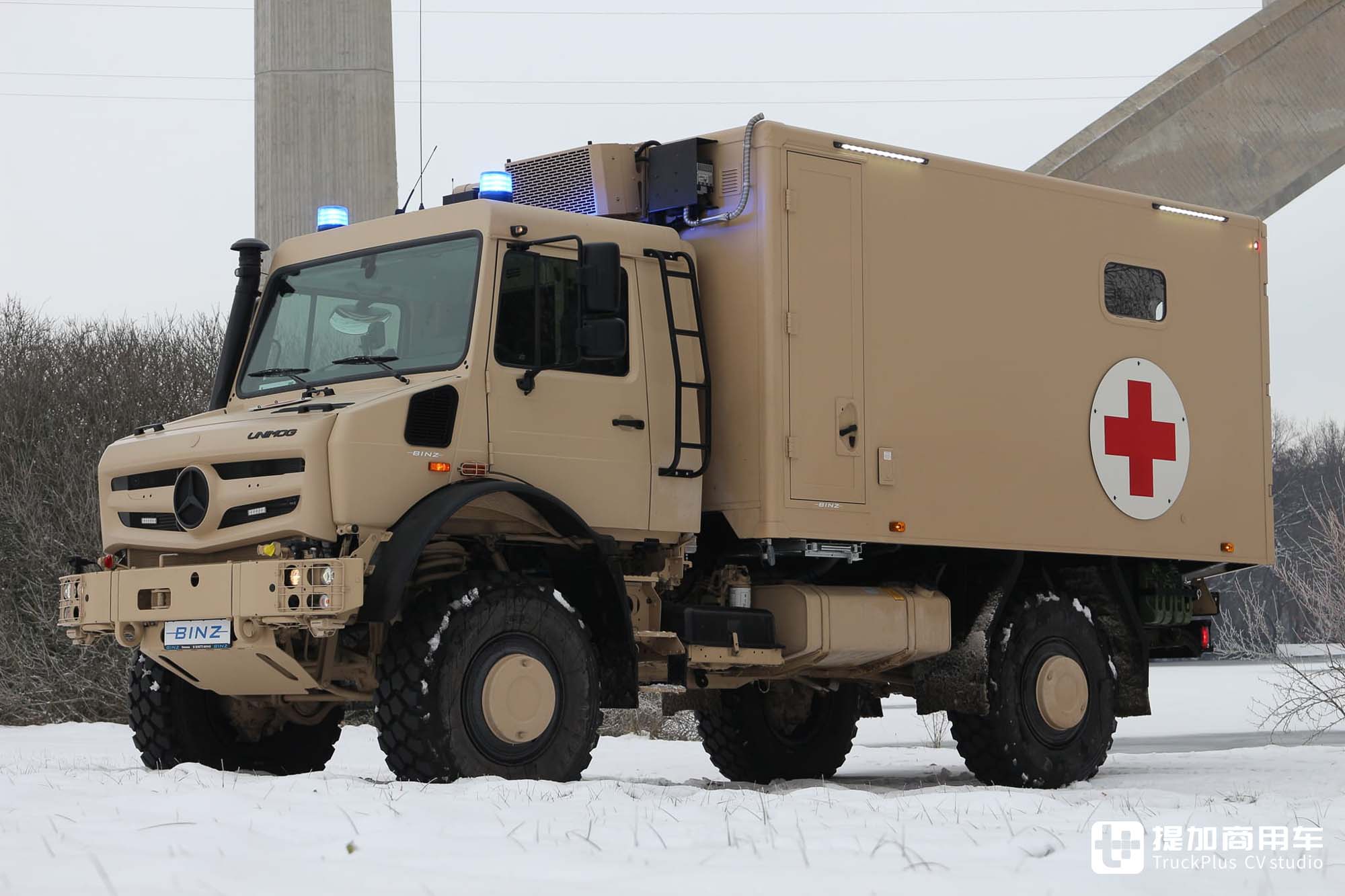 全车配置天花板,安普联合BINZ打造,乌尼莫克U5023战地救护车实拍 - 第2张 - 提加商用车网 全车配置天花板,安普联合BINZ打造,乌尼莫克U5023战地救护车实拍 - 第2张