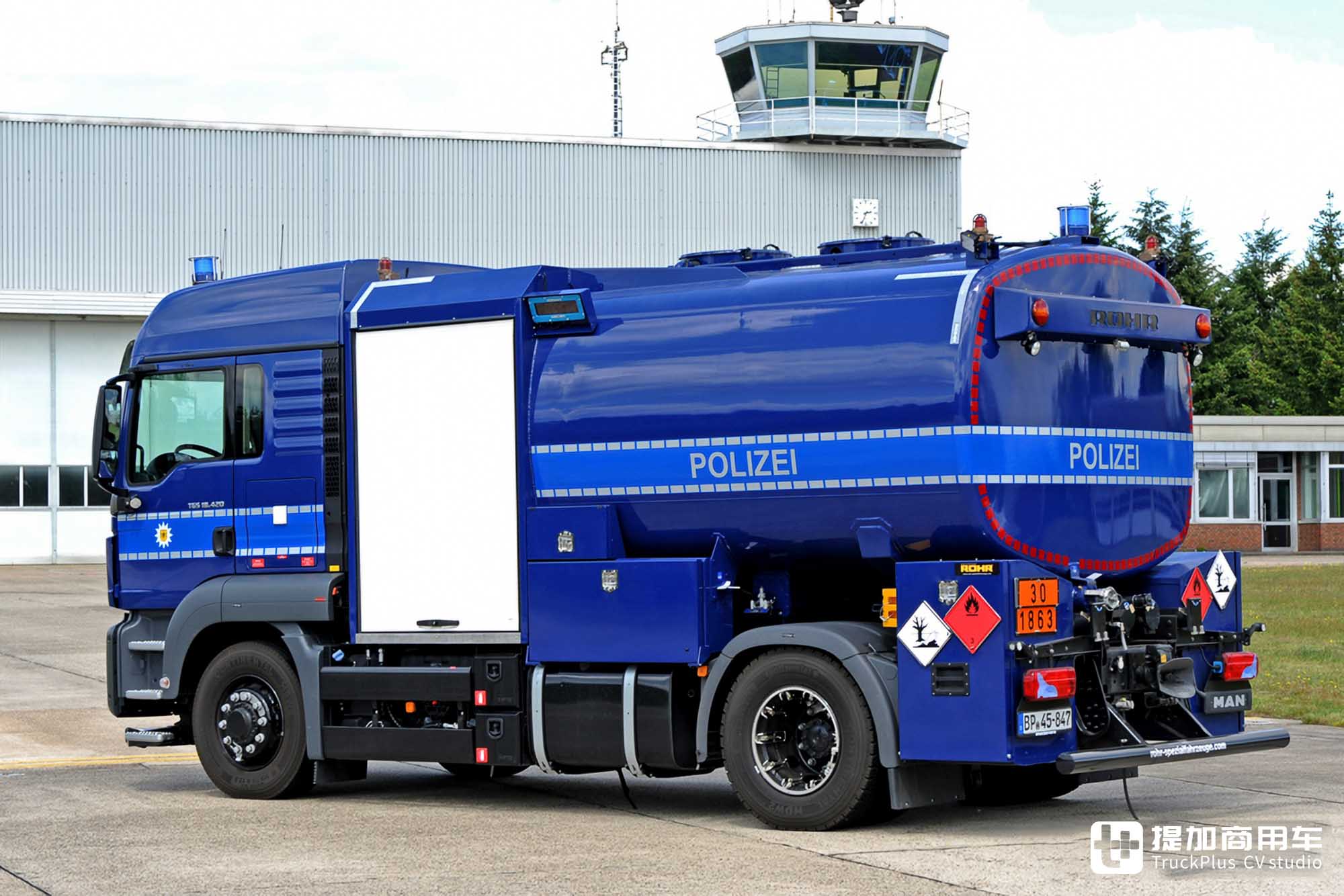 车身结构极其紧凑,四轮全驱+静液压驱动,曼恩TGS警用飞机加油车实拍 - 第20张 - 提加商用车网 车身结构极其紧凑,四轮全驱+静液压驱动,曼恩TGS警用飞机加油车实拍 - 第20张