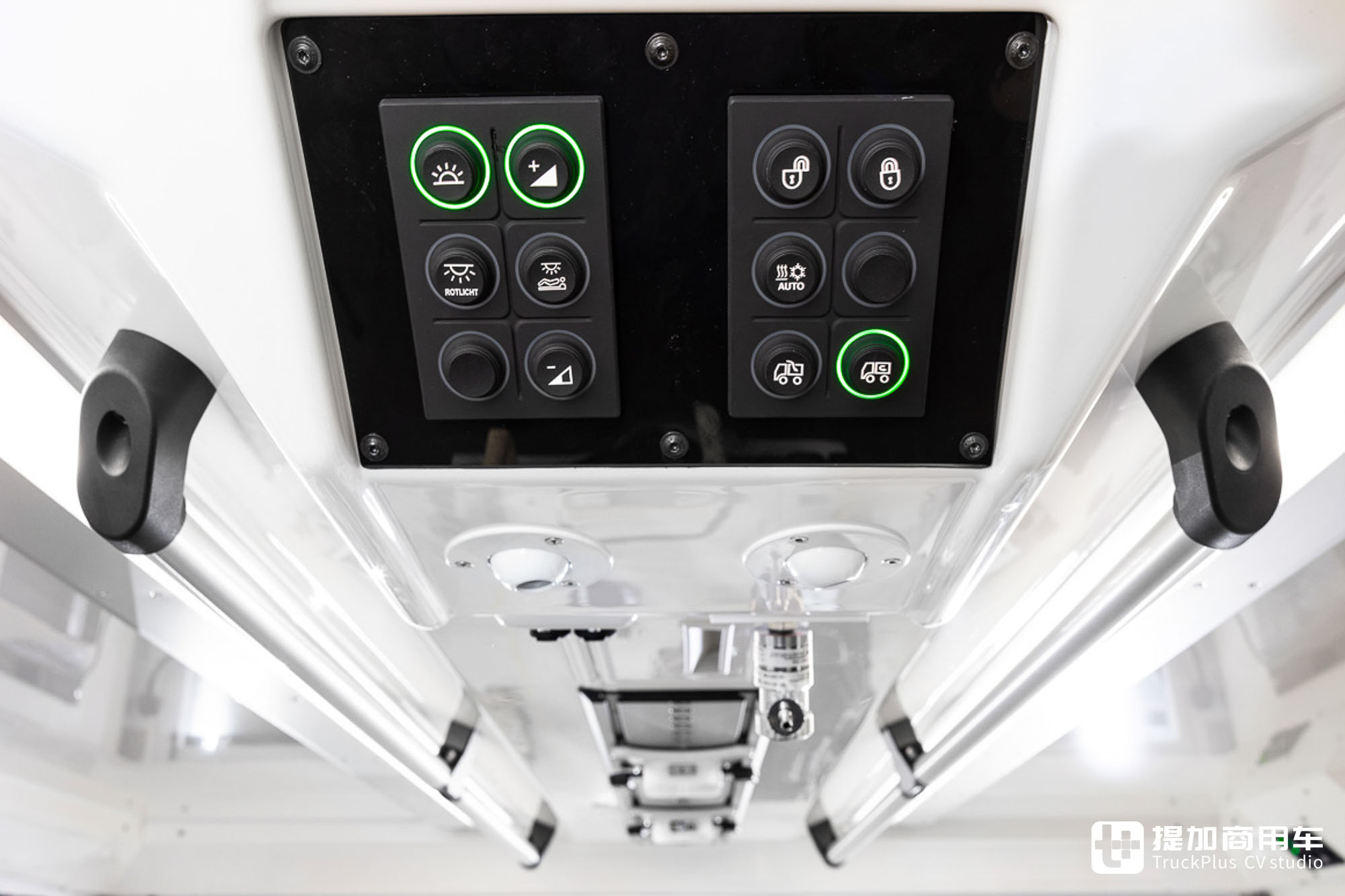 全车配置天花板,安普联合BINZ打造,乌尼莫克U5023战地救护车实拍 - 第30张 - 提加商用车网 全车配置天花板,安普联合BINZ打造,乌尼莫克U5023战地救护车实拍 - 第30张