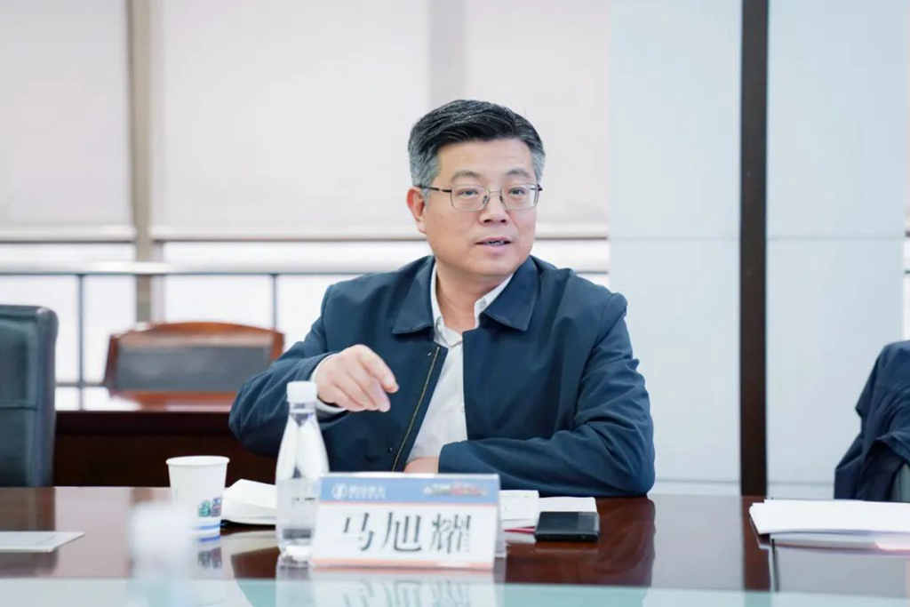 法士特马旭耀率管理团队访问陕汽集团