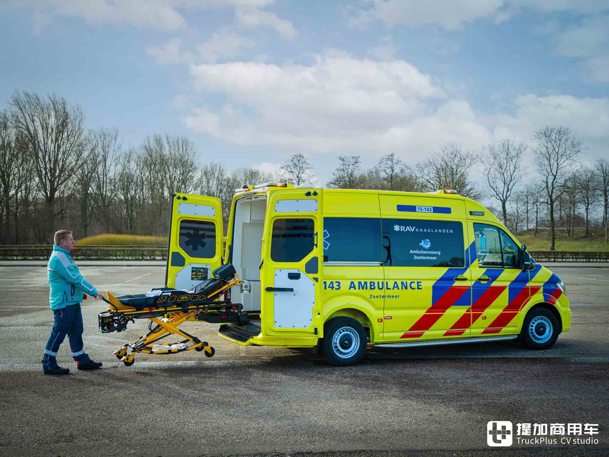 德国曼也有厢货？改装成救护车，实拍曼恩TGE标轴高顶版