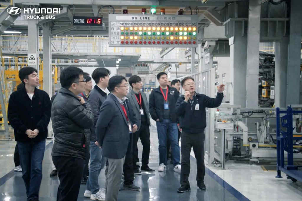 全球战略升级 现代商用车海外代表团走访资阳工厂